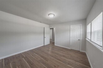 600 Terry Rd in Hurst, TX - Building Photo - Building Photo