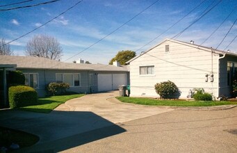 163rd Ave in San Leandro, CA - Building Photo - Building Photo