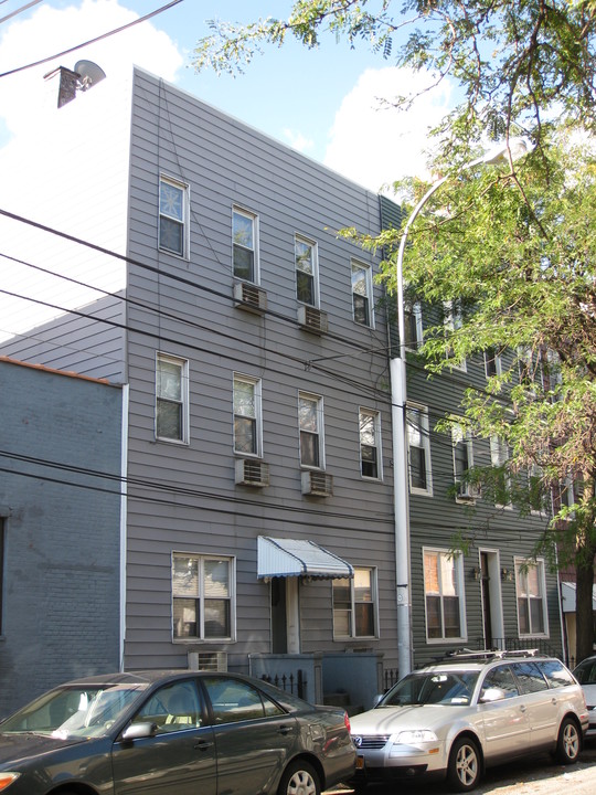 5-36 47th Rd in Long Island City, NY - Building Photo