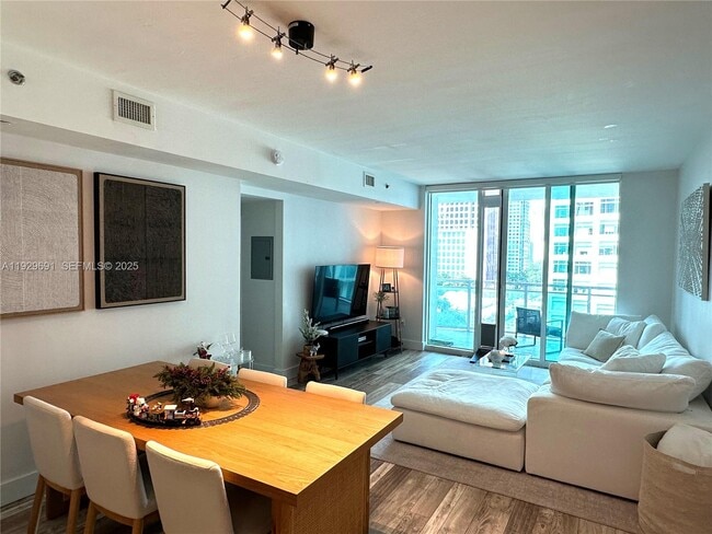 property at 951 Brickell Ave