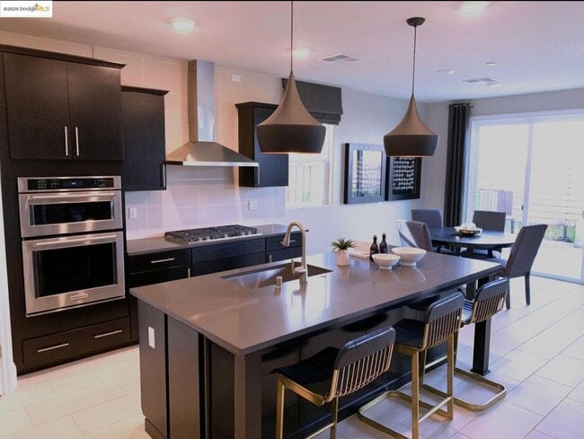 807 Bamboo Dr in Brentwood, CA - Building Photo - Building Photo