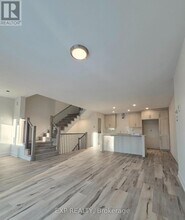 321 Voyageur Pl in Russell, ON - Building Photo - Building Photo