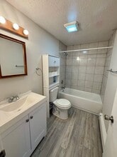 156 Melrose St, Unit 4 in Buffalo, NY - Foto de edificio - Building Photo