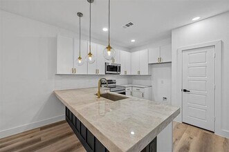 2413 Easley St in Dallas, TX - Building Photo - Building Photo