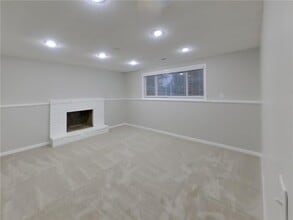 6421 Limerick Dr in Edina, MN - Building Photo - Building Photo