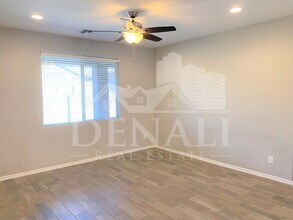 334 N 79th Pl in Mesa, AZ - Building Photo - Building Photo