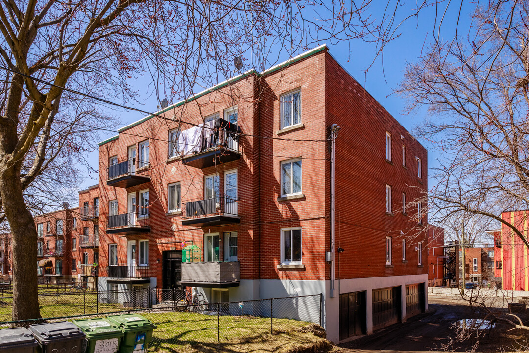 3015 Barclay Av in Montréal, QC - Building Photo