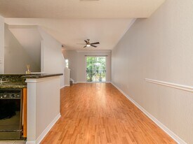 112 Beach Haven Ln in Tampa, FL - Building Photo