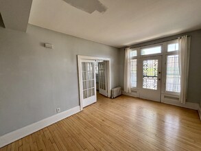6403 W Fairview Ave in Milwaukee, WI - Building Photo - Building Photo