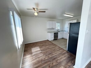 10237 Commerce Ave in Los Angeles, CA - Building Photo - Building Photo