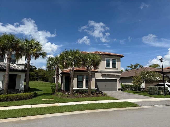 8112 NW 78th St in Tamarac, FL - Building Photo - Building Photo