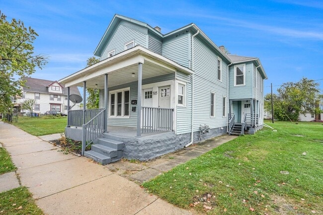 505 La Grave Ave SE, Unit 2