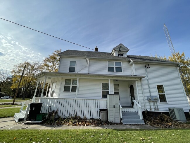 property at 325 W 5th St