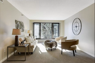 48 Groveland Terrace in Minneapolis, MN - Building Photo - Building Photo