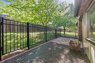 9433 Singing Quail Dr in Austin, TX - Building Photo - Building Photo