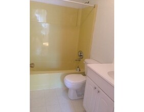 93 Cass St-Unit -B in Boston, MA - Building Photo - Building Photo