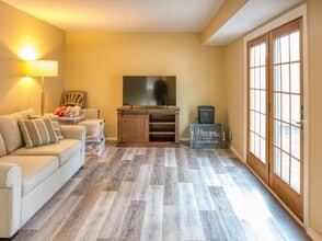 27 Adrienne Pl in Staten Island, NY - Building Photo - Building Photo