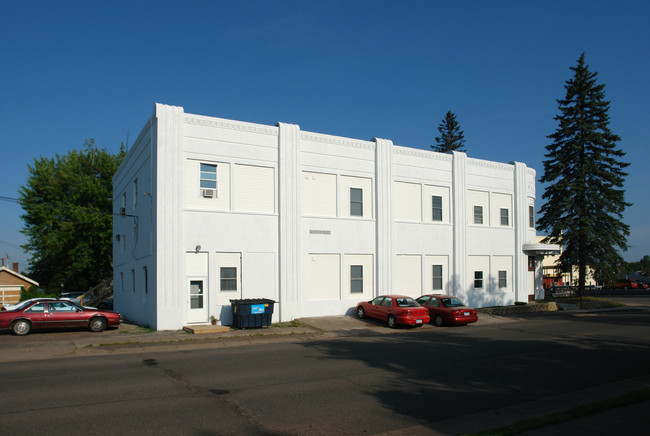 Proctor Village Hall in Duluth, MN - Foto de edificio - Building Photo