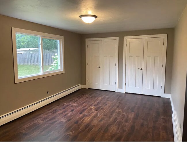 1128 Canterbury Rd in Ashwaubenon, WI - Building Photo - Building Photo