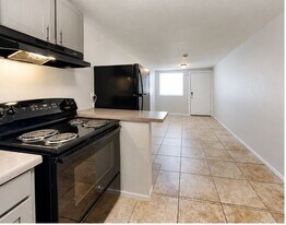 1402 W Mercer Ln, Unit 3 in Phoenix, AZ - Building Photo