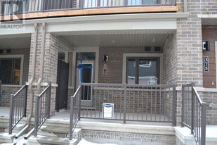 373 Olivenite Private in Ottawa, ON - Building Photo