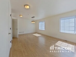 13058 Monaco Way in Thornton, CO - Building Photo - Building Photo