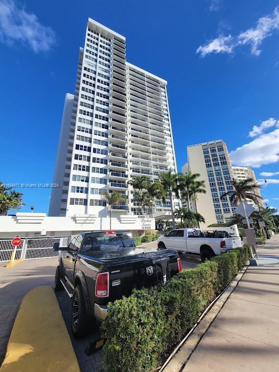 3140 S Ocean Dr in Hallandale Beach, FL - Building Photo - Building Photo