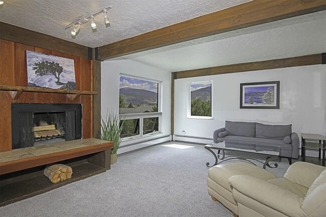 101 Ryan Gulch Rd, Unit A202 in Silverthorne, CO - Foto de edificio - Building Photo