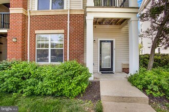 11325 Aristotle Dr in Fairfax, VA - Building Photo - Building Photo