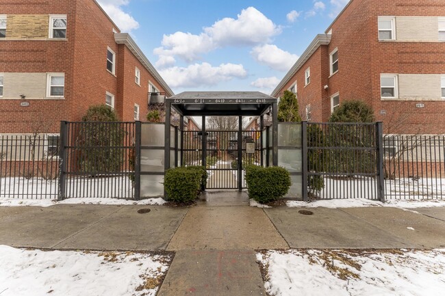 property at 6417 N Damen Ave