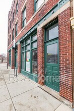 913 Massachusetts Ave in Indianapolis, IN - Building Photo - Building Photo