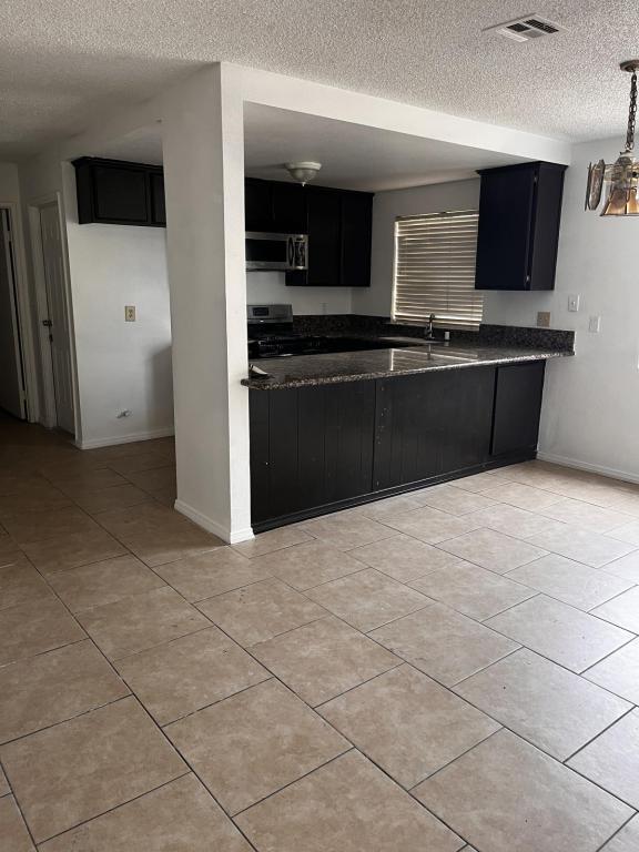 38657 25th St E in Palmdale, CA - Building Photo - Building Photo