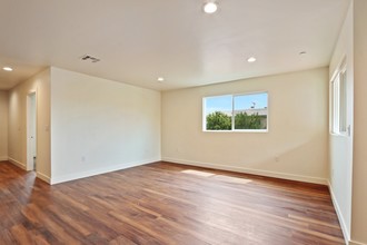 1719 Cedar Ave in Long Beach, CA - Building Photo - Interior Photo