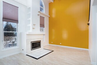 712 Hamilton Ct in Schaumburg, IL - Building Photo - Building Photo