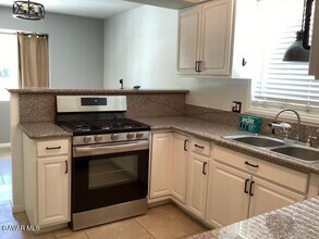 44839 Kingtree Ave in Lancaster, CA - Building Photo - Building Photo