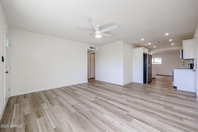 4352 E Grovers Ave in Phoenix, AZ - Building Photo - Building Photo