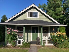 1728 Division St in Camas, WA - Building Photo