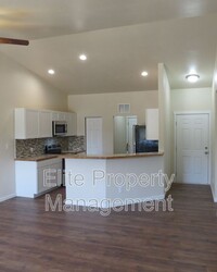 985 S Palomar Dr in Pueblo West, CO - Building Photo - Building Photo