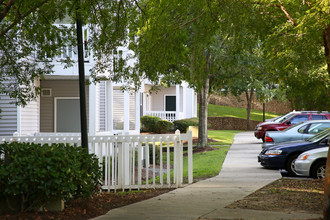 Arbor View in Tallahassee, FL - Foto de edificio - Building Photo