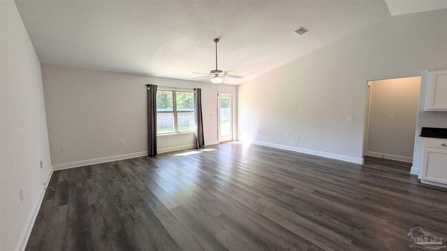 4407 Wilmington Way in Milton, FL - Foto de edificio - Building Photo