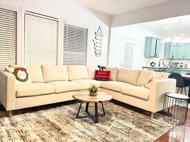 6009 Mock Ives Ct NE in Sugar Hill, GA - Building Photo