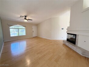 3744 Crescent Canyon St in Las Vegas, NV - Building Photo - Building Photo