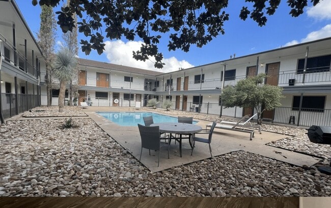 515 Shoal Creek Blvd in Austin, TX - Foto de edificio - Building Photo