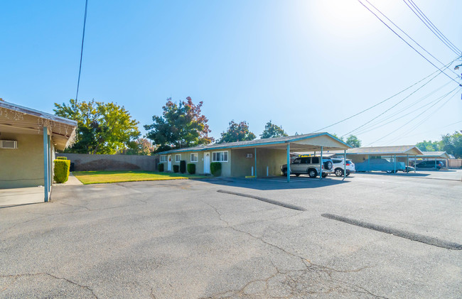 604 Briggs Ave in Modesto, CA - Building Photo - Building Photo