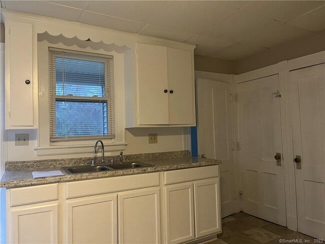 253 N Main St in Naugatuck, CT - Building Photo - Building Photo