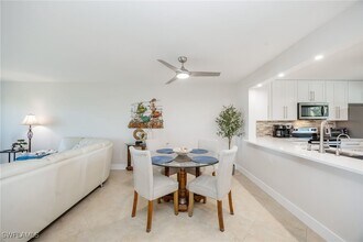 309 Goodlette-Frank Rd in Naples, FL - Building Photo - Building Photo