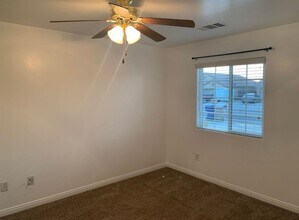 5418 Cherry Creek Ln in Bakersfield, CA - Building Photo - Building Photo