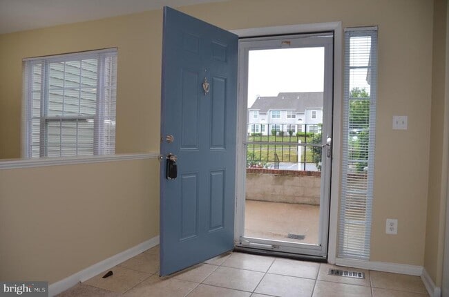 1046 Spring Valley Ct in Fort Washington, MD - Building Photo - Building Photo