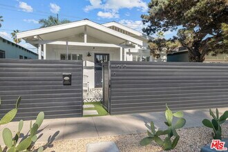 1605 Cabrillo Ave in Los Angeles, CA - Building Photo - Building Photo