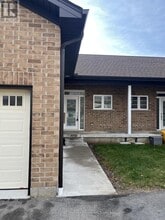 17 Wren Ct in Tillsonburg, ON - Building Photo - Building Photo
